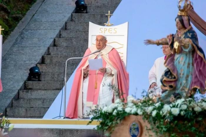 A vinda de Jesus é motivo de alegria porque traz a salvação, diz papa Francisco -2699
