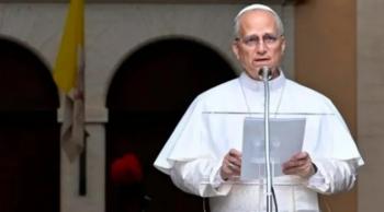 O papa Leão XIV hoje (17) na oração do Ângelus em Castel Gandolfo, Itália. | Vatican Media Notícias Católicas