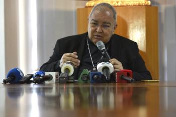 Cardeal Tempesta: Quem conduz a Igreja é o Espírito Santo